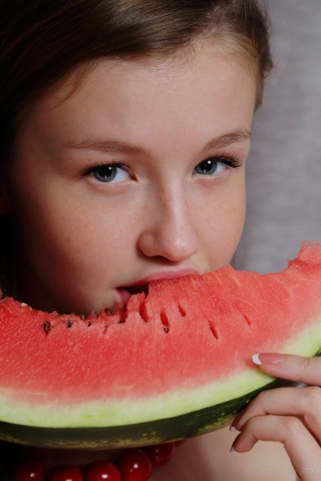 Emily Bloom pornomodell galleri